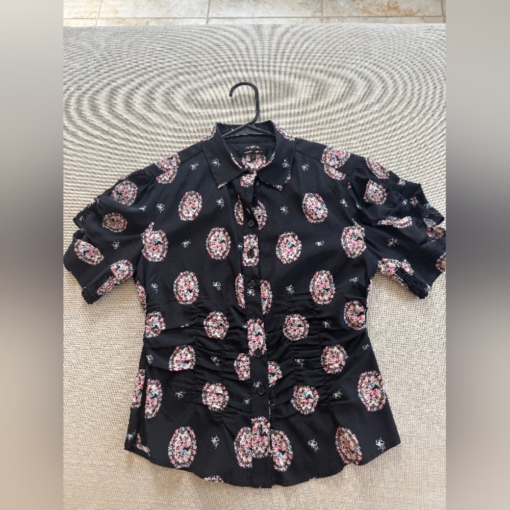 Nanette Lepore Womens  Blouse Ruffled Floral Black Beautiful Size 6